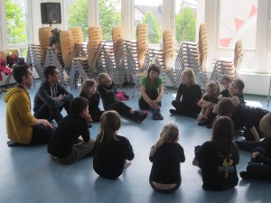 Letzte Besprechungen vor dem Auftritt