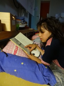 Wir schmökern in unseren Büchern