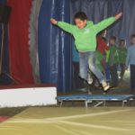 Beim Trampolinspringen