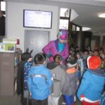 Bürgermeister Helfmann begrüßt die Schülerinnen und Schüler